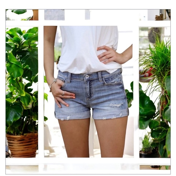 Hollister Pants - Hollister Denim Slouchy Short Size 26 -3-EUC- ☀️⛺️-relaxed fit -distressed​​